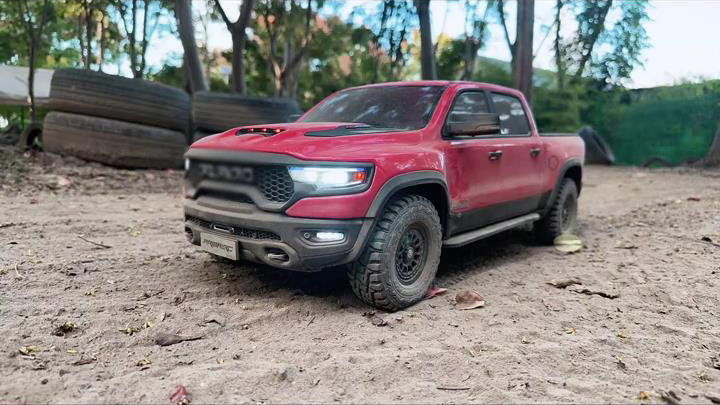Traction Hobby KM RAM 1500 FRONT